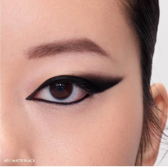 SEPHORA COLLECTION Waterproof 12HR Retractable Eyeliner Pencil - Picture 2 of 5